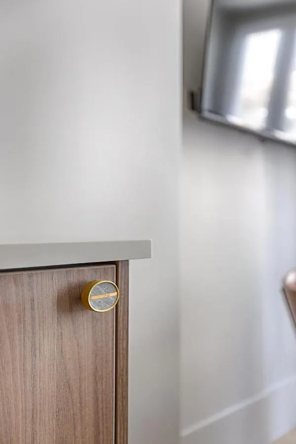 Unique Luxury Parisian Flat 2Br/6P -Champs Elysees